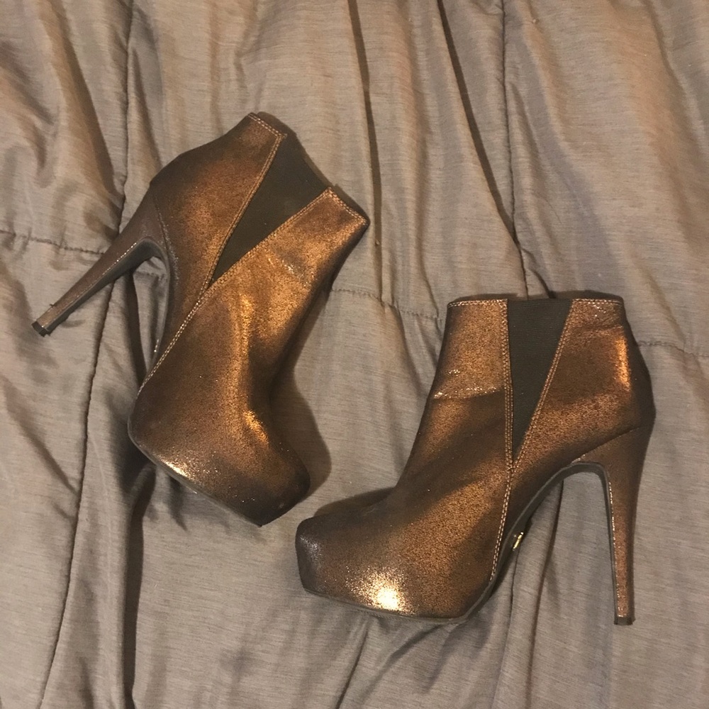 Rock & Republic Gold Metallic High Heel Short Boot
